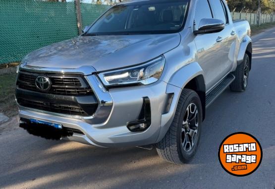 Camionetas - Toyota Hilux SRX 4x4 at 2025 Diesel 22200Km - En Venta