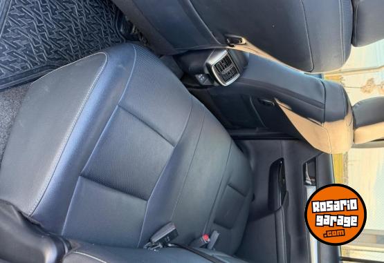 Camionetas - Toyota Hilux SRX 4x4 at 2025 Diesel 22200Km - En Venta