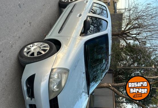 Autos - Renault Clio pack plus 1.2 2008 Nafta 144000Km - En Venta