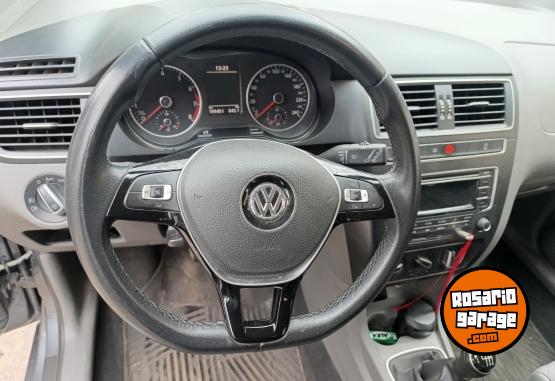 Autos - Volkswagen Suran highline 2015 Nafta 108000Km - En Venta