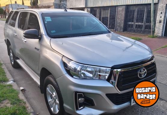Camionetas - Toyota Hilux SR, 2020 Diesel 66400Km - En Venta