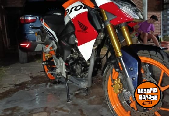Motos - Honda Cb 190 repsol 2016 Nafta 8100Km - En Venta