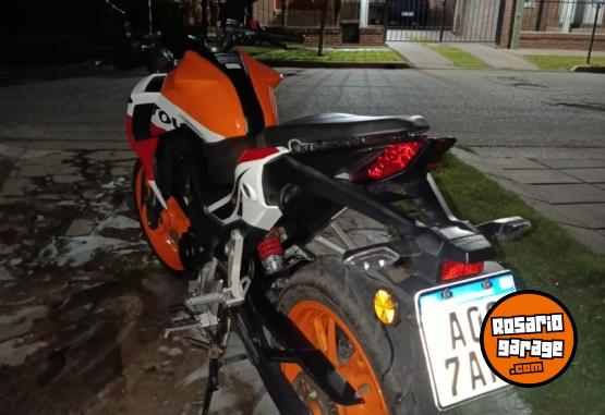 Motos - Honda Cb 190 repsol 2016 Nafta 8100Km - En Venta