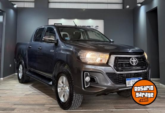 Camionetas - Toyota Hilux SRV D/C 2019 Diesel 124500Km - En Venta