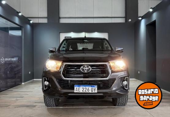 Camionetas - Toyota Hilux SRV D/C 2019 Diesel 124500Km - En Venta