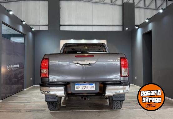 Camionetas - Toyota Hilux SRV D/C 2019 Diesel 124500Km - En Venta