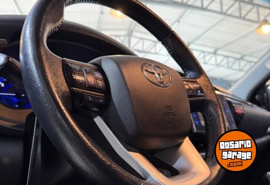 Camionetas - Toyota Hilux SRV D/C 2019 Diesel 124500Km - En Venta