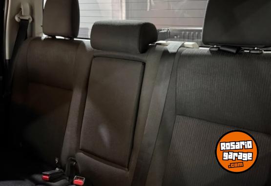 Camionetas - Toyota Hilux SRV D/C 2019 Diesel 124500Km - En Venta