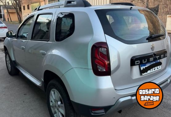 Autos - Renault Duster 2017 GNC 90000Km - En Venta