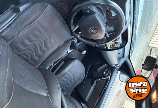 Autos - Renault Duster 2017 GNC 90000Km - En Venta