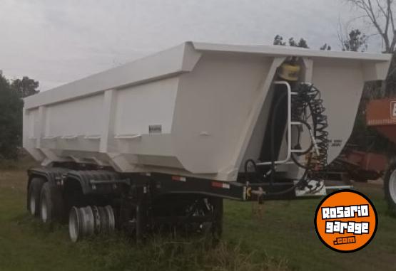 Camiones y Grúas - Helvética batea 2+1 escalada 30mt3 - En Venta