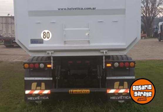 Camiones y Grúas - Helvética batea 2+1 escalada 30mt3 - En Venta