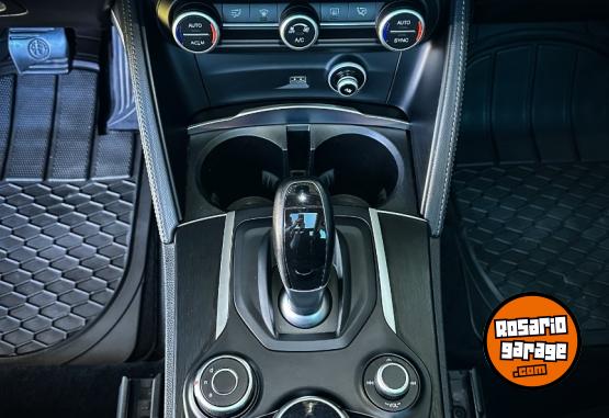 Autos - Alfa Romeo STELVIO DISTINCTIVE Q4 2019 Nafta 102500Km - En Venta