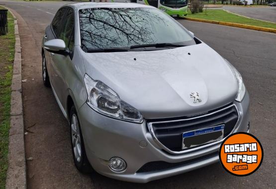 Autos - Peugeot 208 2016 Nafta 140000Km - En Venta