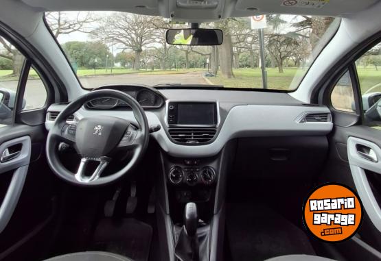 Autos - Peugeot 208 2016 Nafta 140000Km - En Venta