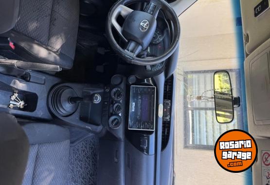 Camionetas - Toyota Hilux DX 2018 Diesel 257000Km - En Venta