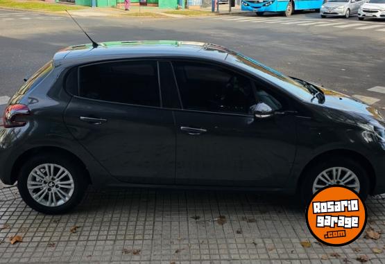Autos - Peugeot 208 ALLURE NAV 2019 Nafta 90000Km - En Venta