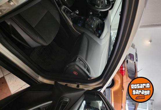Autos - Ford Focus 2015 Nafta 130000Km - En Venta