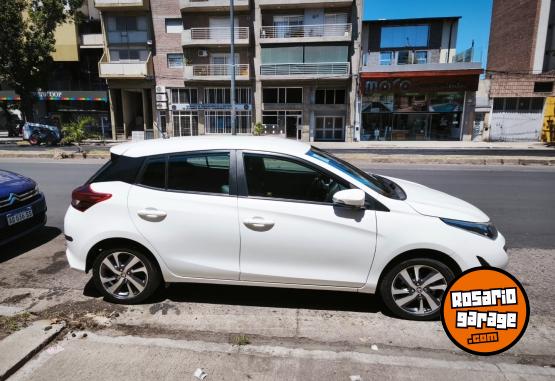 Autos - Toyota Yaris XLS 2021 Nafta 60000Km - En Venta