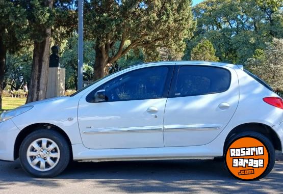 Autos - Peugeot 207 2011 Diesel 120700Km - En Venta