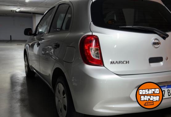 Autos - Nissan MARCH 2017 Nafta 80000Km - En Venta
