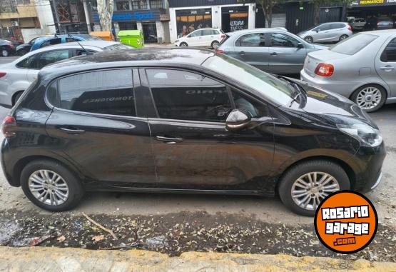 Autos - Peugeot 208 ALLURE 2017 Nafta 60000Km - En Venta