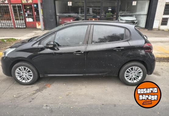 Autos - Peugeot 208 ALLURE 2017 Nafta 60000Km - En Venta