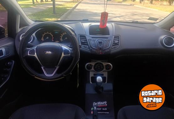 Autos - Ford Fiesta Kinect SE Plus. 2015 Nafta 133000Km - En Venta