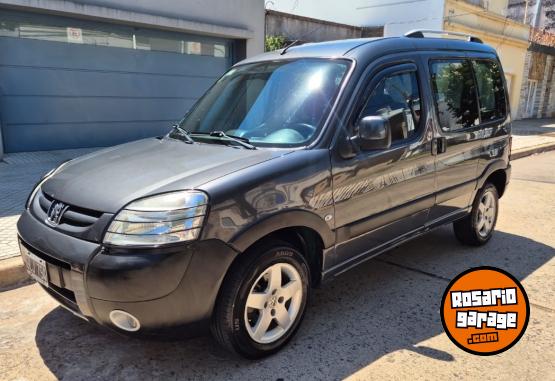 Utilitarios - Peugeot Partner 1ra mano permuto 2014 Nafta 140000Km - En Venta