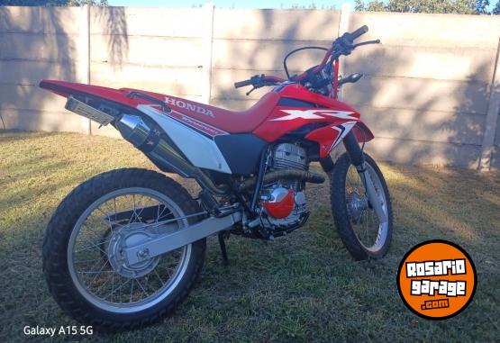 Motos - Honda Tornado 250 2024 Nafta 800Km - En Venta