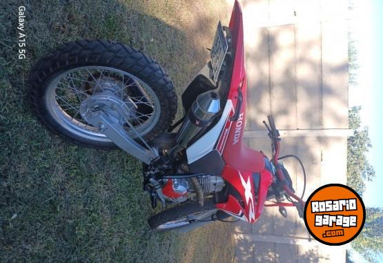 Motos - Honda Tornado 250 2024 Nafta 800Km - En Venta