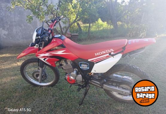 Motos - Honda Tornado 250 2024 Nafta 800Km - En Venta