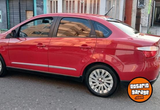 Autos - Fiat Gran Siena 2014 GNC 118000Km - En Venta