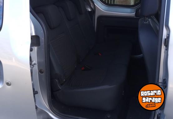 Utilitarios - Renault Kangoo emotion 5a 2018 Nafta 147000Km - En Venta