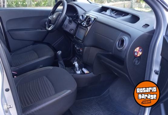 Utilitarios - Renault Kangoo emotion 5a 2018 Nafta 147000Km - En Venta