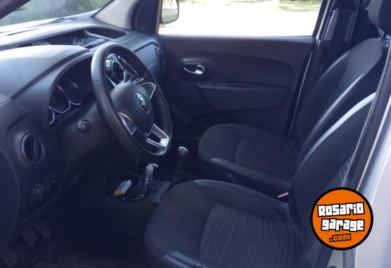 Utilitarios - Renault Kangoo emotion 5a 2018 Nafta 147000Km - En Venta