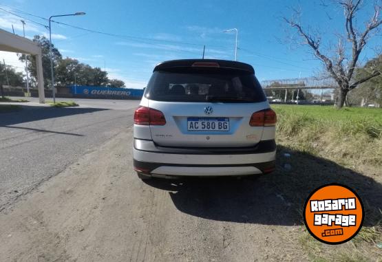 Autos - Volkswagen Suran 1.6L Track 2018 Nafta 98000Km - En Venta