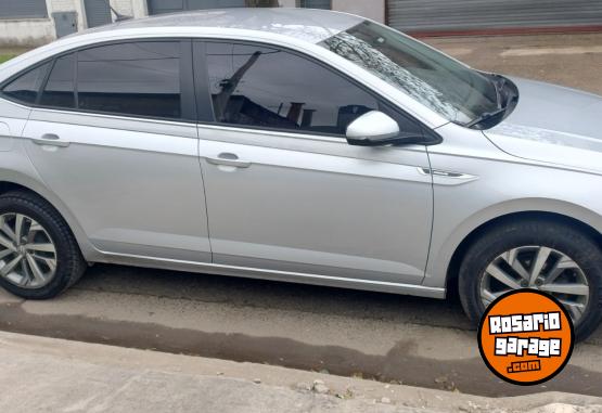 Autos - Volkswagen VIRTUS 1.6 HIGLINE AT 2018 Nafta 93000Km - En Venta
