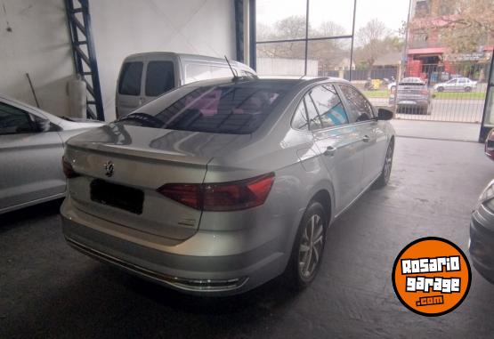 Autos - Volkswagen VIRTUS 1.6 HIGLINE AT 2018 Nafta 93000Km - En Venta