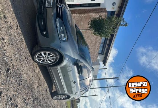 Autos - Volkswagen Suran highline 2013 GNC 165000Km - En Venta