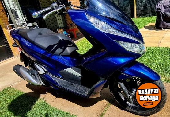 Motos - Honda PCX 150 2022 Nafta 4000Km - En Venta