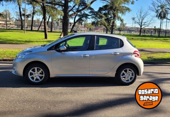 Autos - Peugeot 208 ALLURE 2015 Nafta 39000Km - En Venta