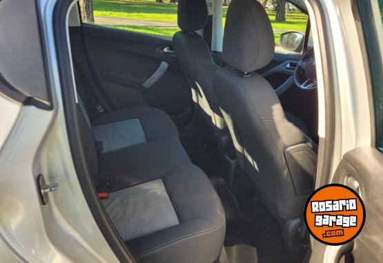 Autos - Peugeot 208 ALLURE 2015 Nafta 39000Km - En Venta