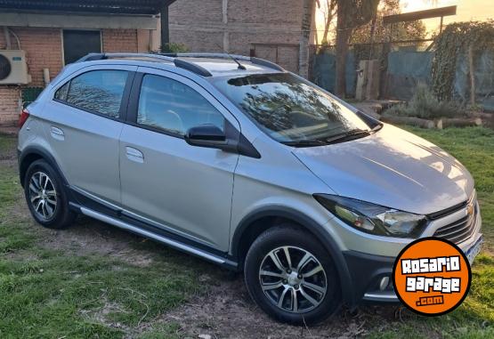 Autos - Chevrolet Onix Active 2017 Nafta 120000Km - En Venta