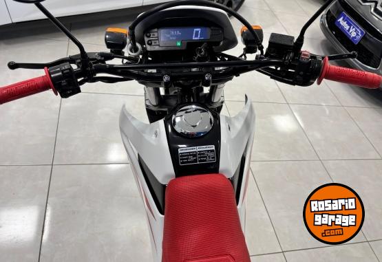 Motos - Honda XR 250 TORNADO 2021 Nafta 7600Km - En Venta