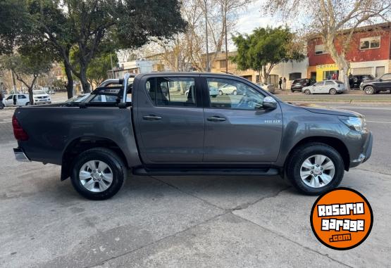 Camionetas - Toyota Hilux SRV 2018 Diesel 18000Km - En Venta