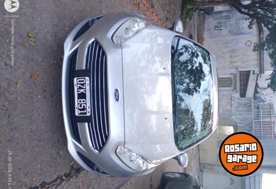 Autos - Ford fiesta titanium mexicano 2015 Nafta 78500Km - En Venta