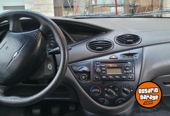 Autos - Ford Focus LX 1.8 5 puertas 2002 Nafta 70000Km - En Venta