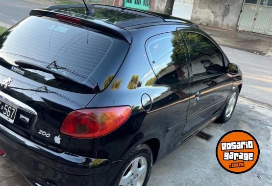 Autos - Peugeot 206 2005 Nafta 124000Km - En Venta