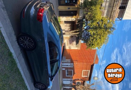 Autos - Volkswagen Vento 2012 Nafta 147000Km - En Venta